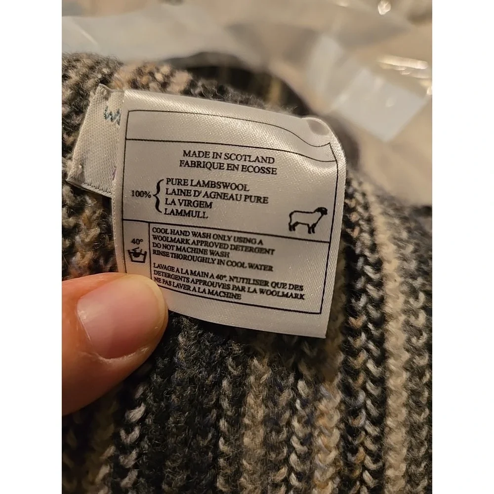 William Brunton Hand Knits Scotland 100% Pure Lambswool Gray/Black Striped Scarf